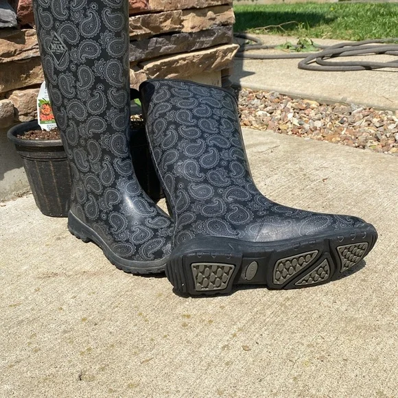 Beautiful Muck Boots - Picture 6 of 7